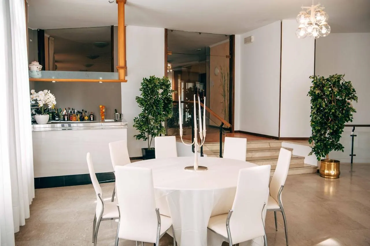 Villa Angela Olympic Garda Lake Toscolano Maderno Hotel