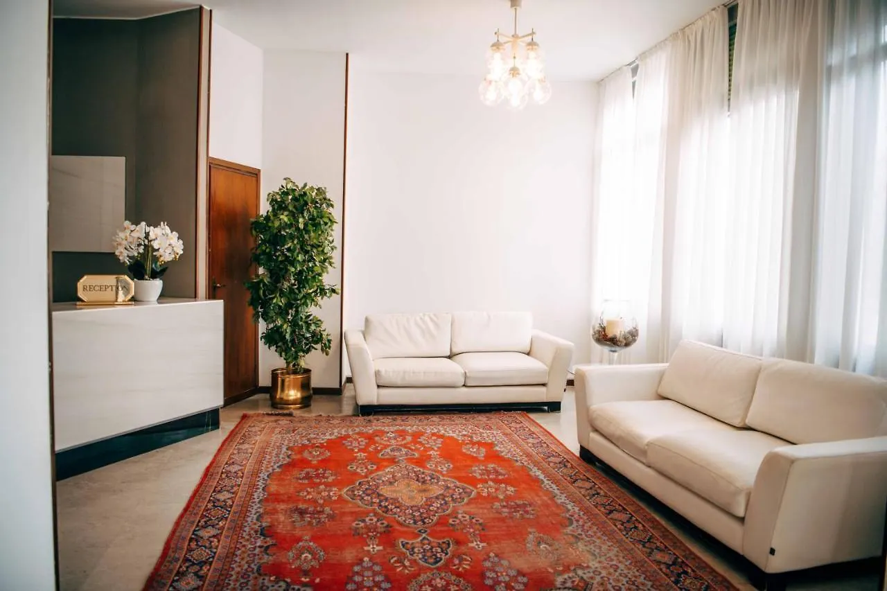 *** Hotel Villa Angela Olympic Garda Lake Toscolano Maderno Italy